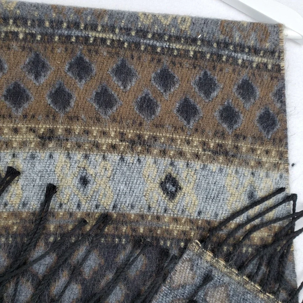 Berkshire Italy Reversible Scarf Women's Multicolor Geometric Fringed‎ Trim